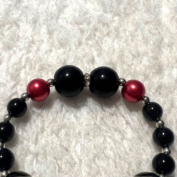 Black & Red Graduated Beads Rhinestone Silver Tone Spacers Bracelet - Picture 3 of 4